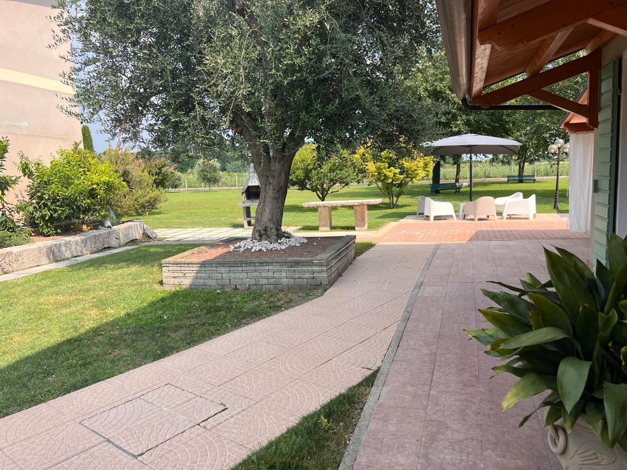 Appartamento "Casa Vacanze Corte Ara Decima" Сона Екстер'єр фото